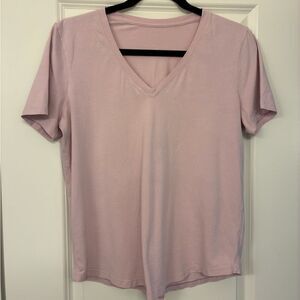 LULULEMON Love V Neck Short Sleeve T-Shirt Lilac Pink Women’s Size 10